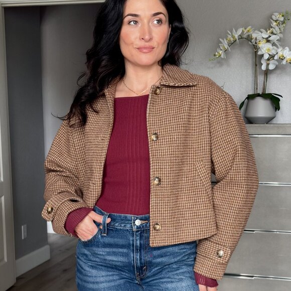 Women’s Camel Houndstooth Cropped Jacket - Picture 5 of 10